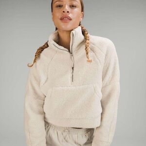 Lululemon Scuba over sized cropped fleece off-white in XS/S - New w/o tag